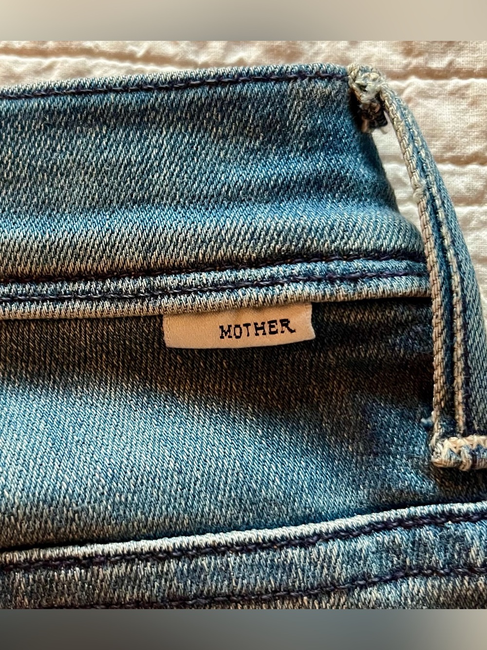 MOTHER The Weekender Fray in Grafitti Girl Women’s Size 26 - Picture 8 of 9